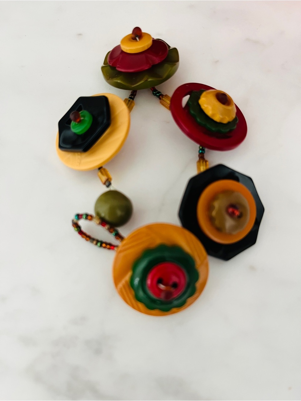 Vintage Bakelite Buttons Triple Stacked Buttons Beaded Bracelet - Picture 8 of 10